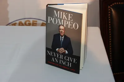 Pompeo Signs “Never Given An Inch,” Jan 2023/Shvat 5783